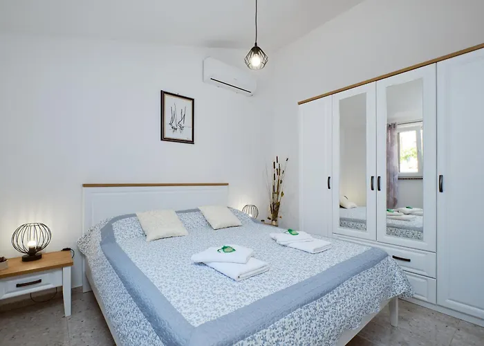 Apartment By The Sea Martinscica, Cres - 22582
